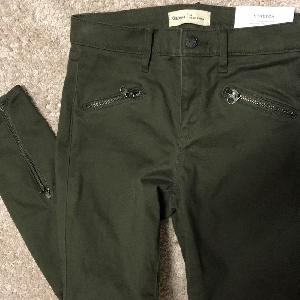 NWT GAP true skinny stretch army green pants